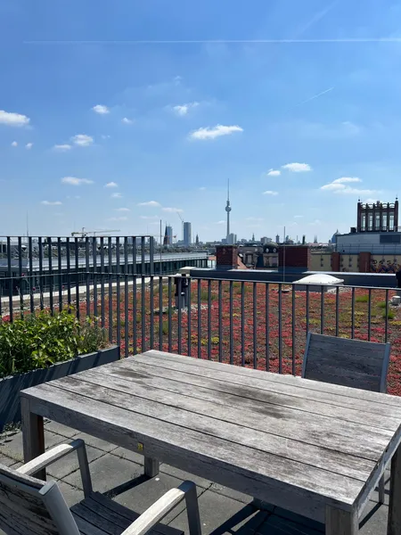 Möblierte 3 Zimmer Penthousewohnung mit Dachterrasse & TG — photo 1